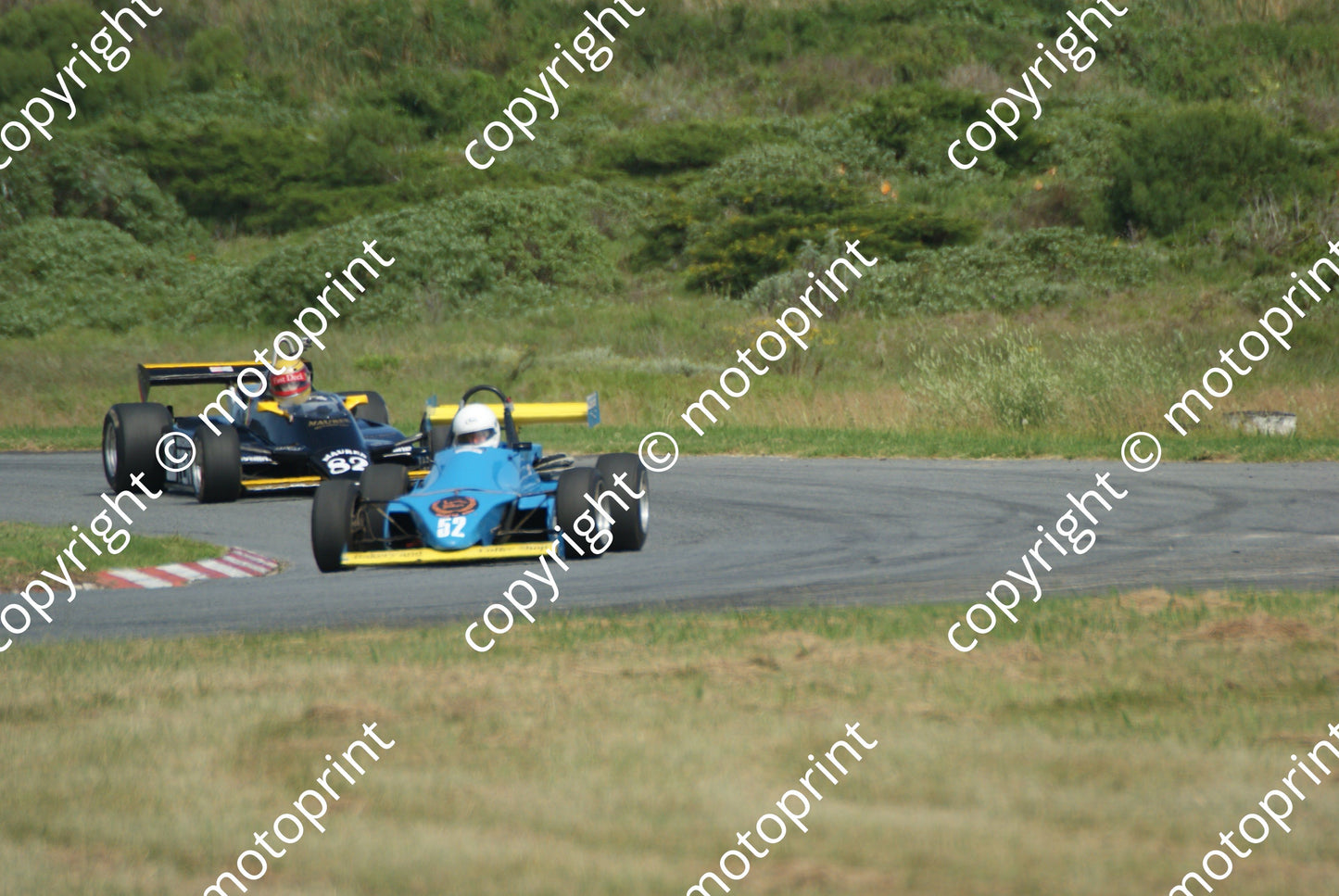 52 Roddy Mills Pilbeam MP52 FF2000 82 Peter Kernick Maurer BMW MM82 (1)