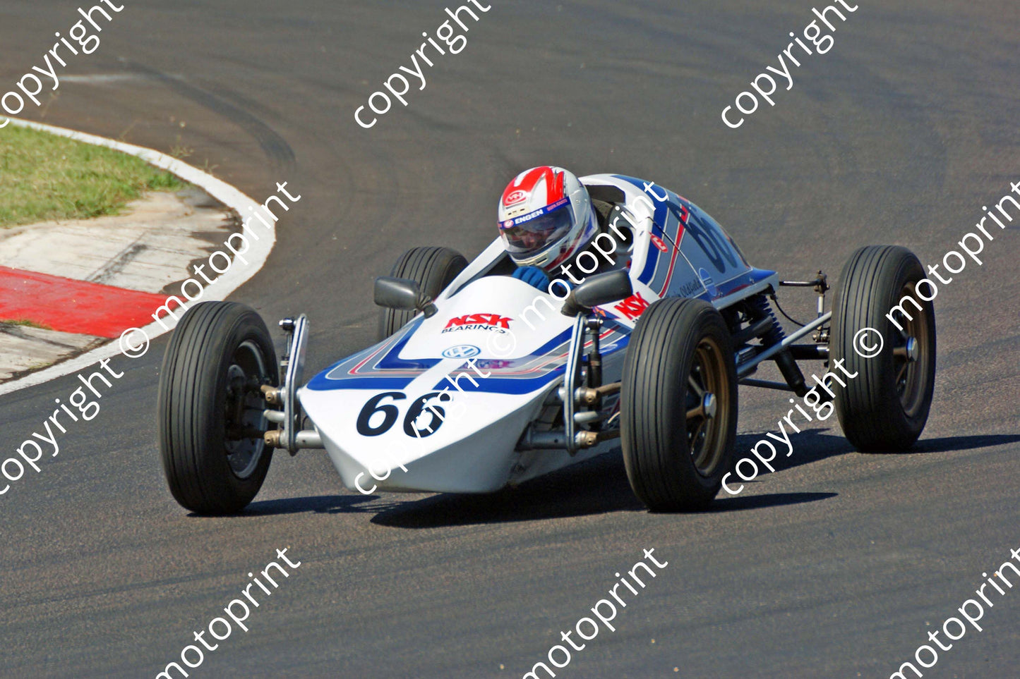 66 Kevin Oldfield Mantis Vee(7)