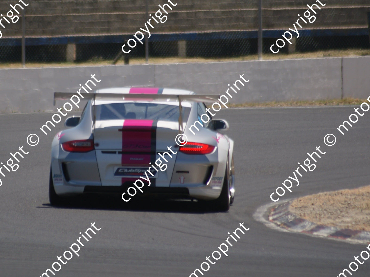68 Craig Jarvis Johan Engelbrecht Porsche 911GT3 practice (3)