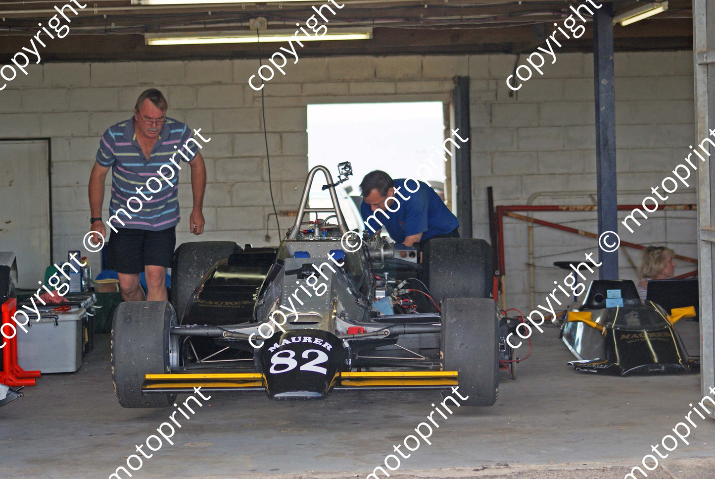 82 Peter Kernick garage Maurer BMW MM82 (16)