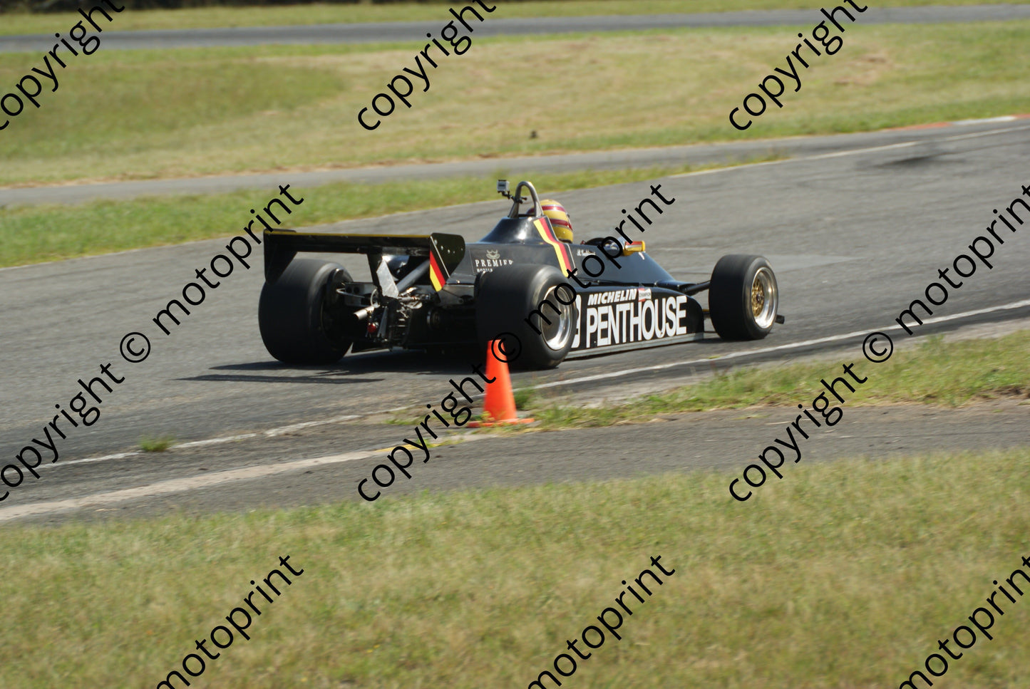 82 Peter Kernick Maurer BMW MM82 (21)