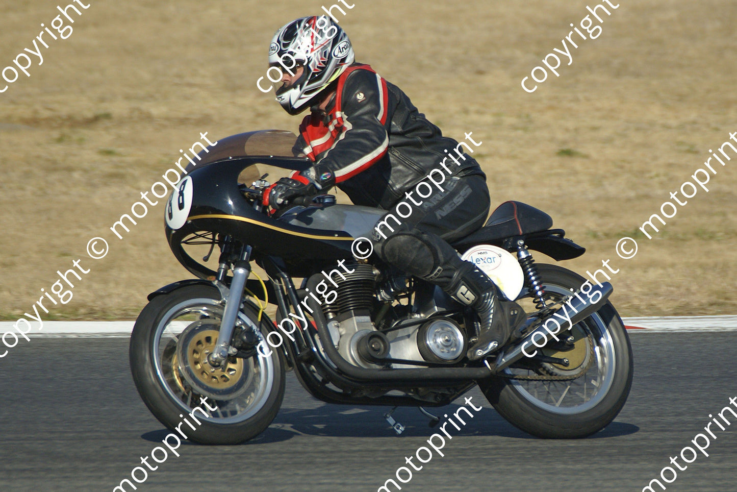 88 Moody DSC00368 note danglies