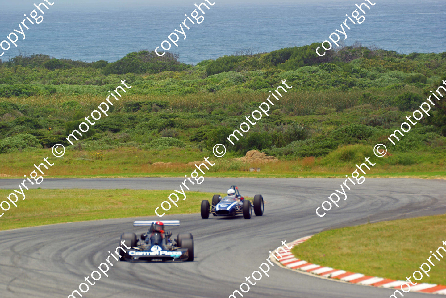 9 Fred Phillips Lola T460; 10 Dave Alexander LDS (4)