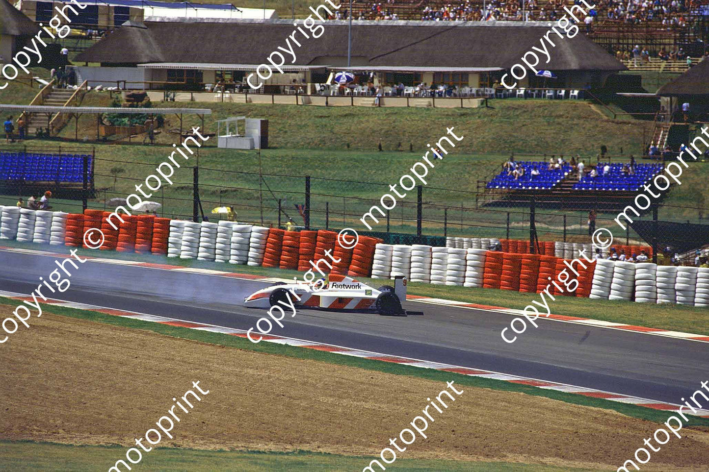 9 Michele Alboreto Footwork FA13 07715 (courtesy Roger Swan) (5)