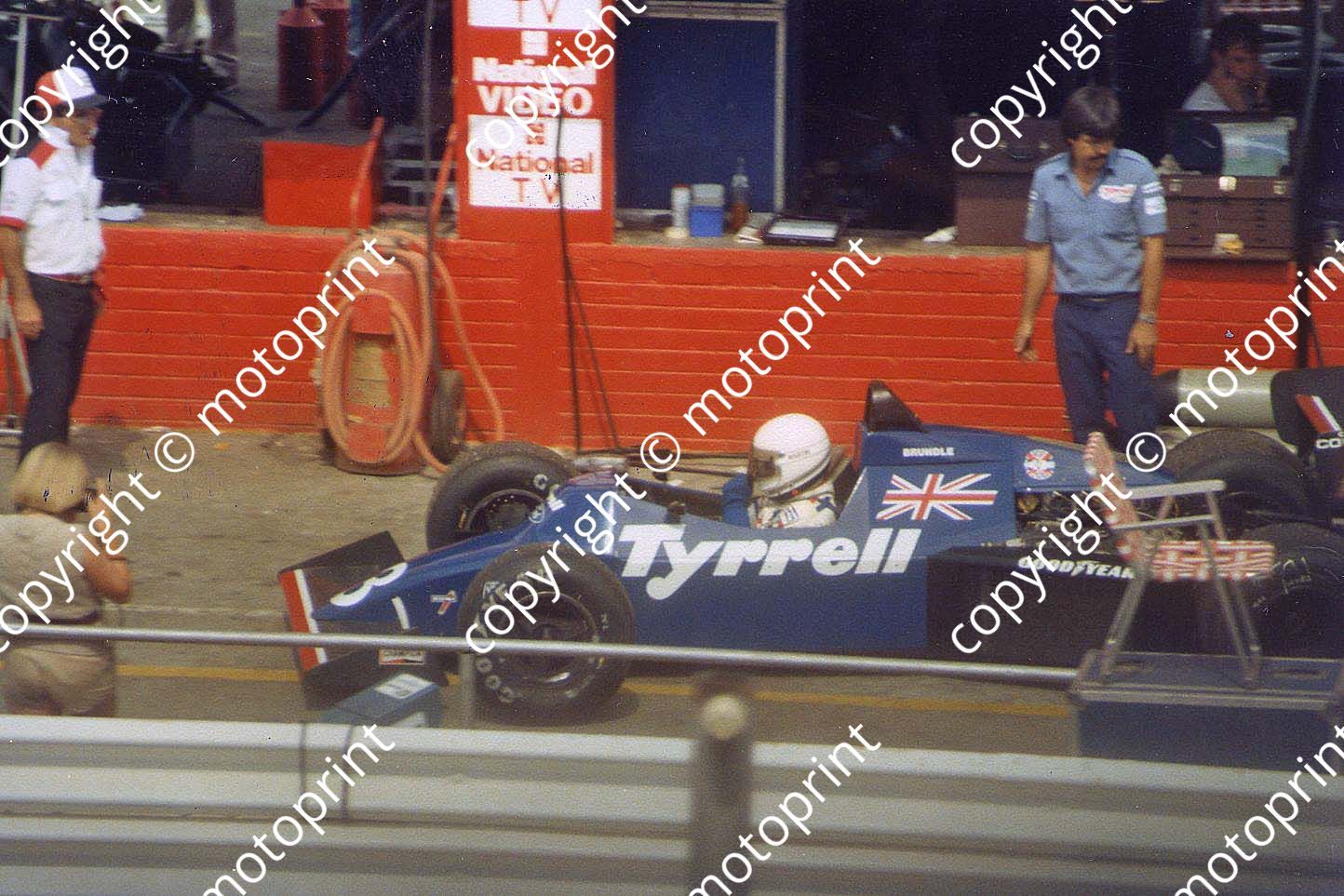 Brundle Tyrrell leaving pits