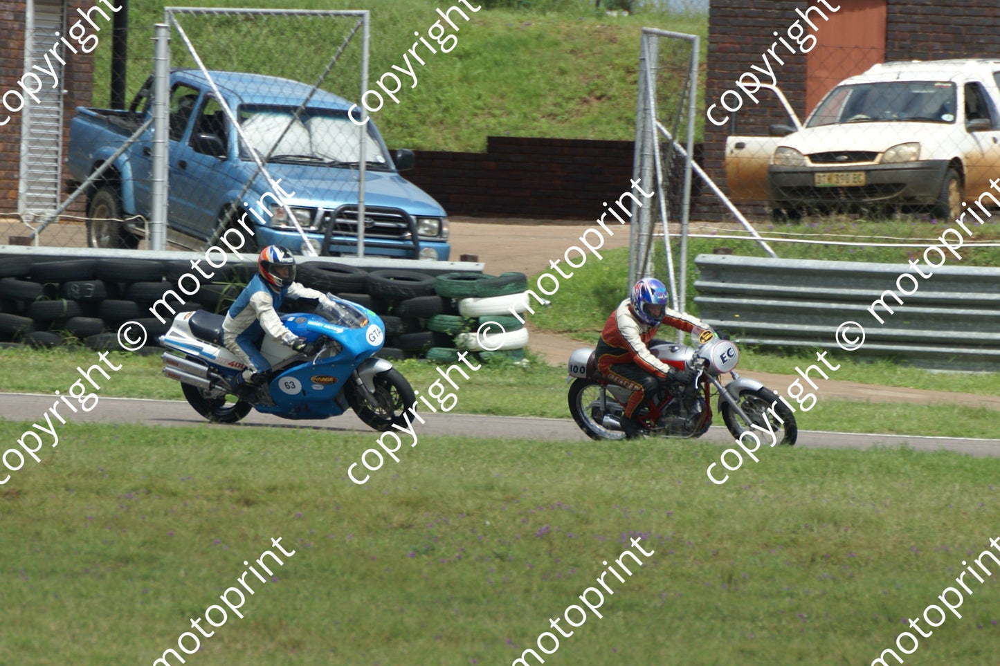 Cowan Ducati; Doug Smith Suzuki DSC06430