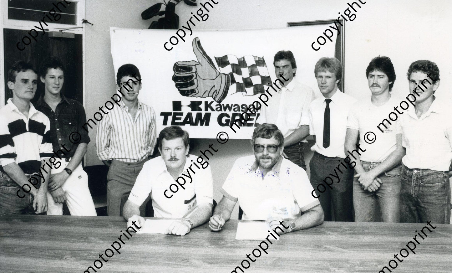 MC 1985 John Chapman front left Kawasaki team manager 148