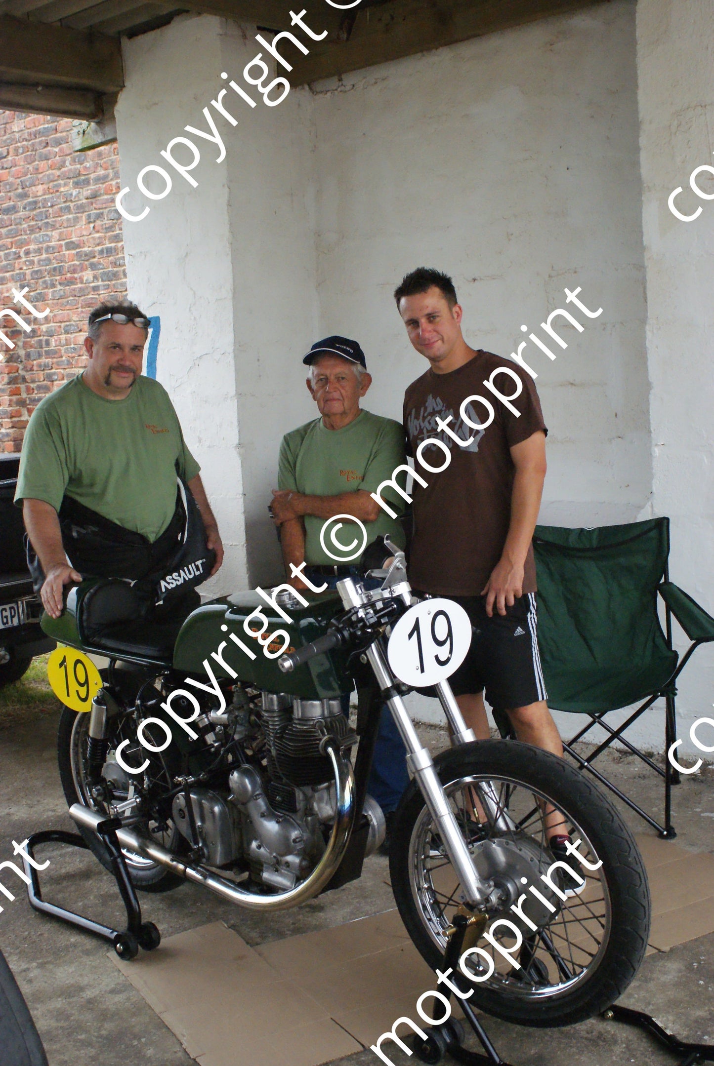 MC 19 Dion De Beer Royal Enfield, Tiny, David de Beer 21 Jan Aldo Scrib (27)
