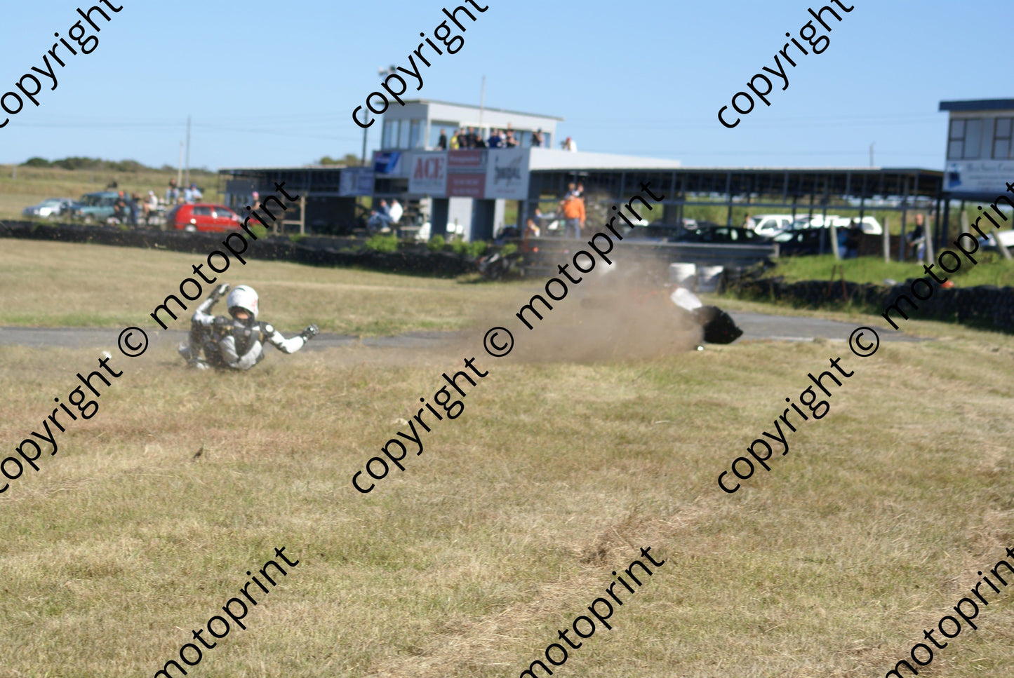 MC 1zz Aprilia 1st lap down DSC08068