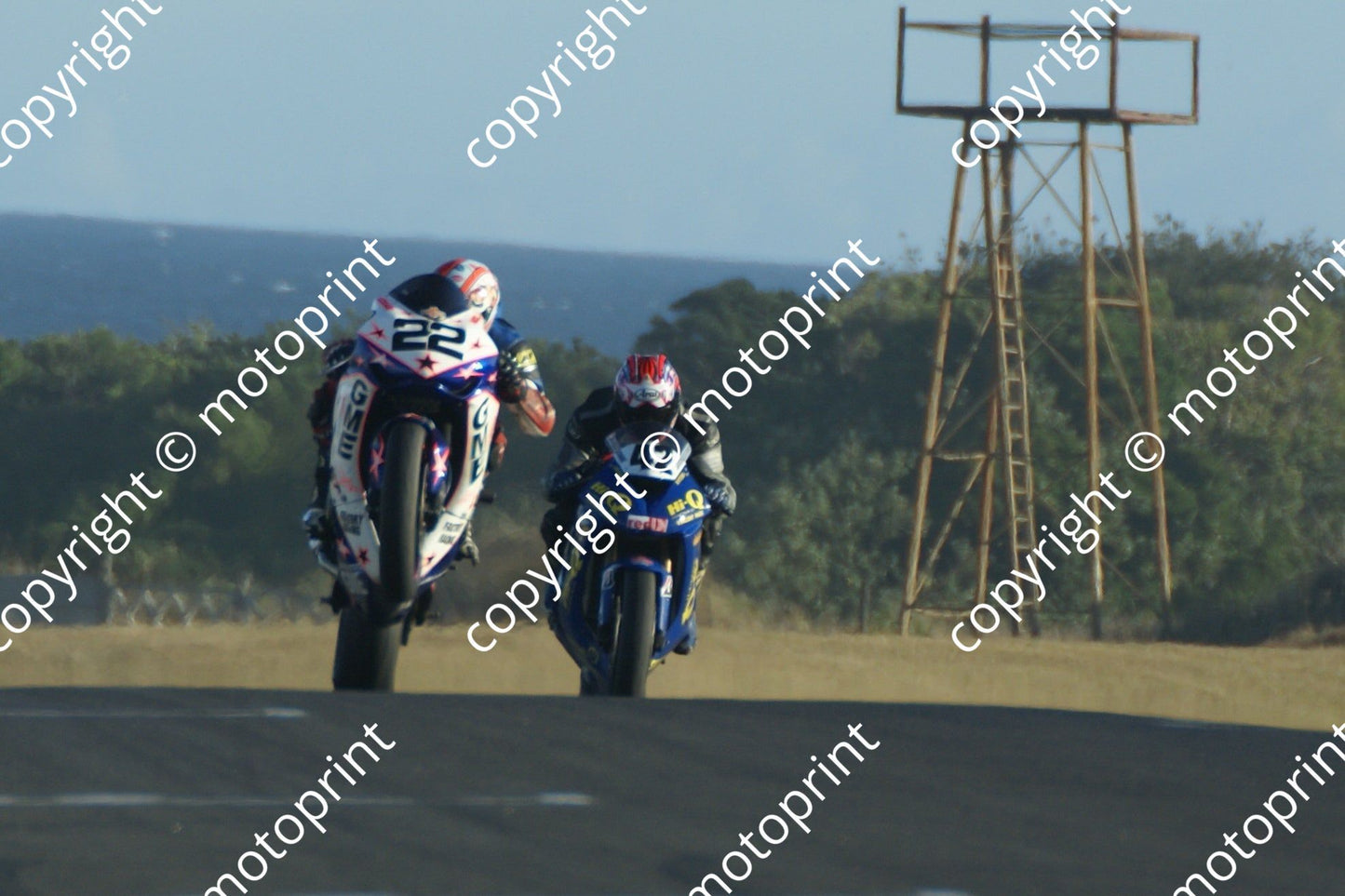MC 22 wheelie 42 DSC08383a