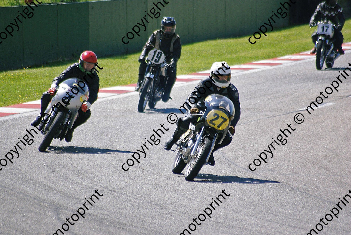 MC 27 Kinnear 4 Simoni 19 Lockwood 17 Woodhead practice D1000069