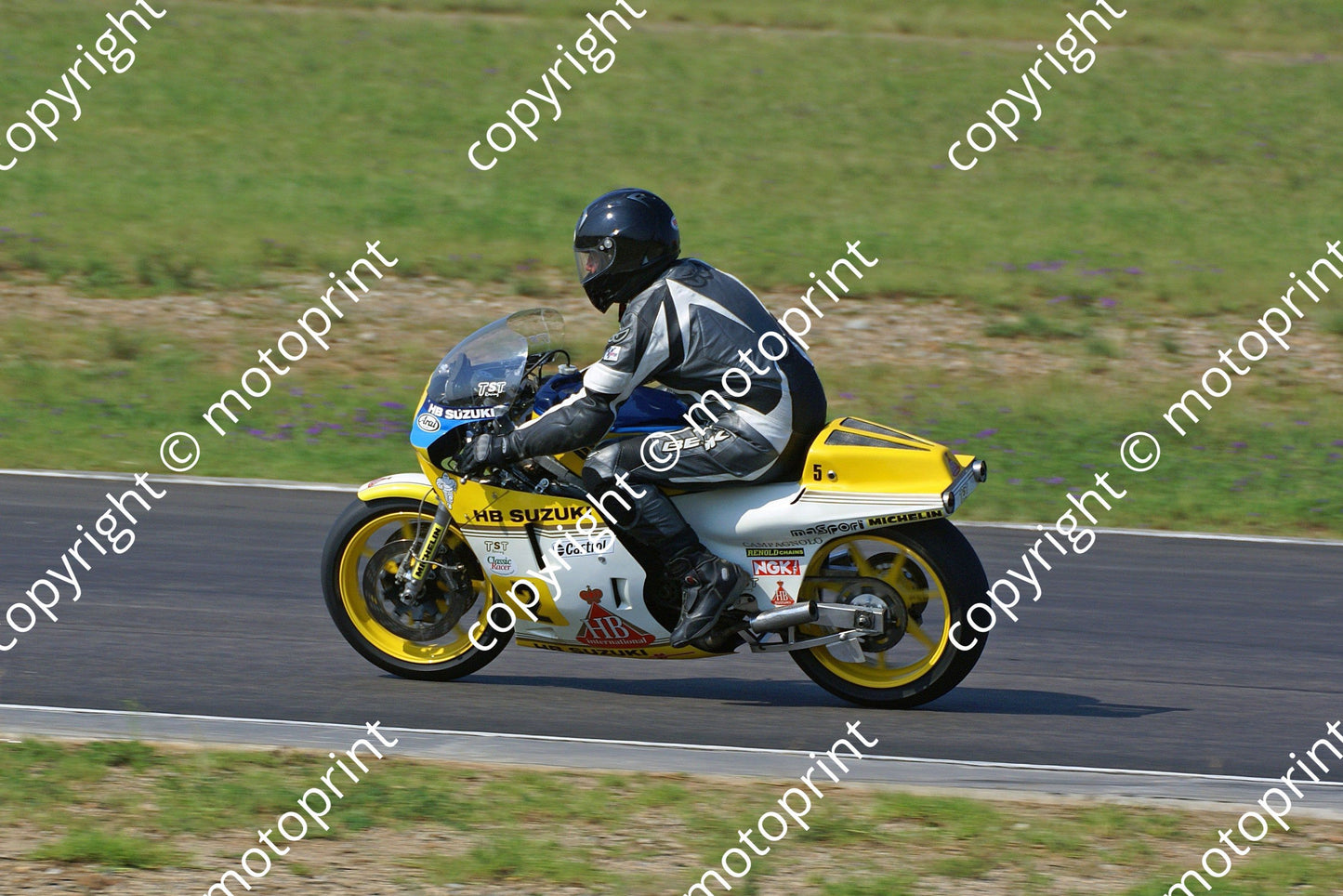 MC 2 Suzuki RGV 500 Keith Zeeman DSC02202