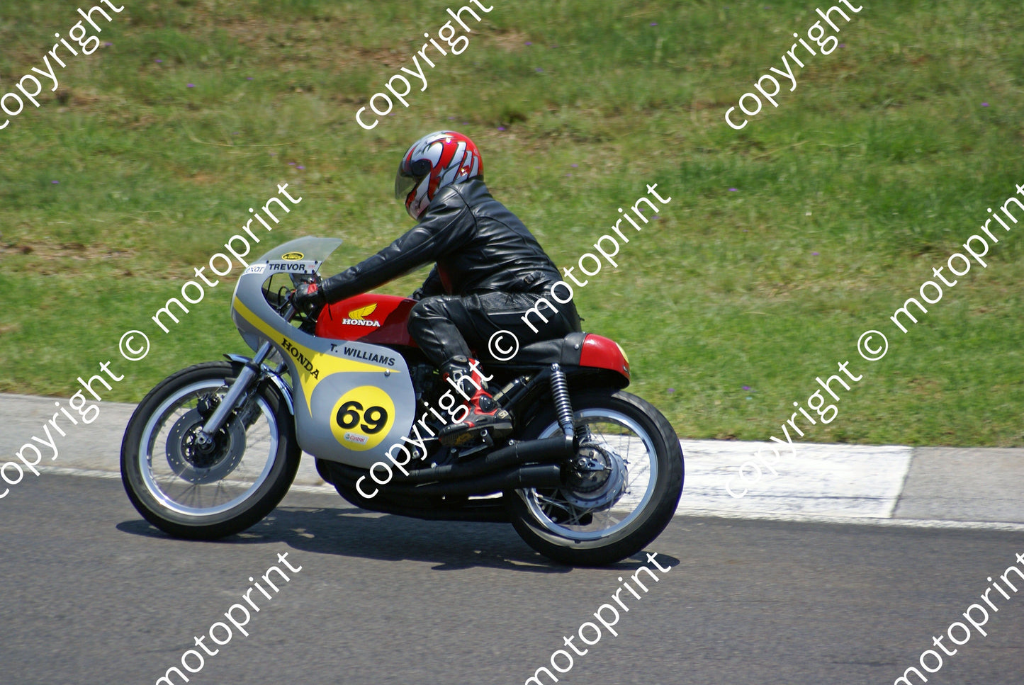 MC 69 Honda 500 Trevor Williams DSC02457