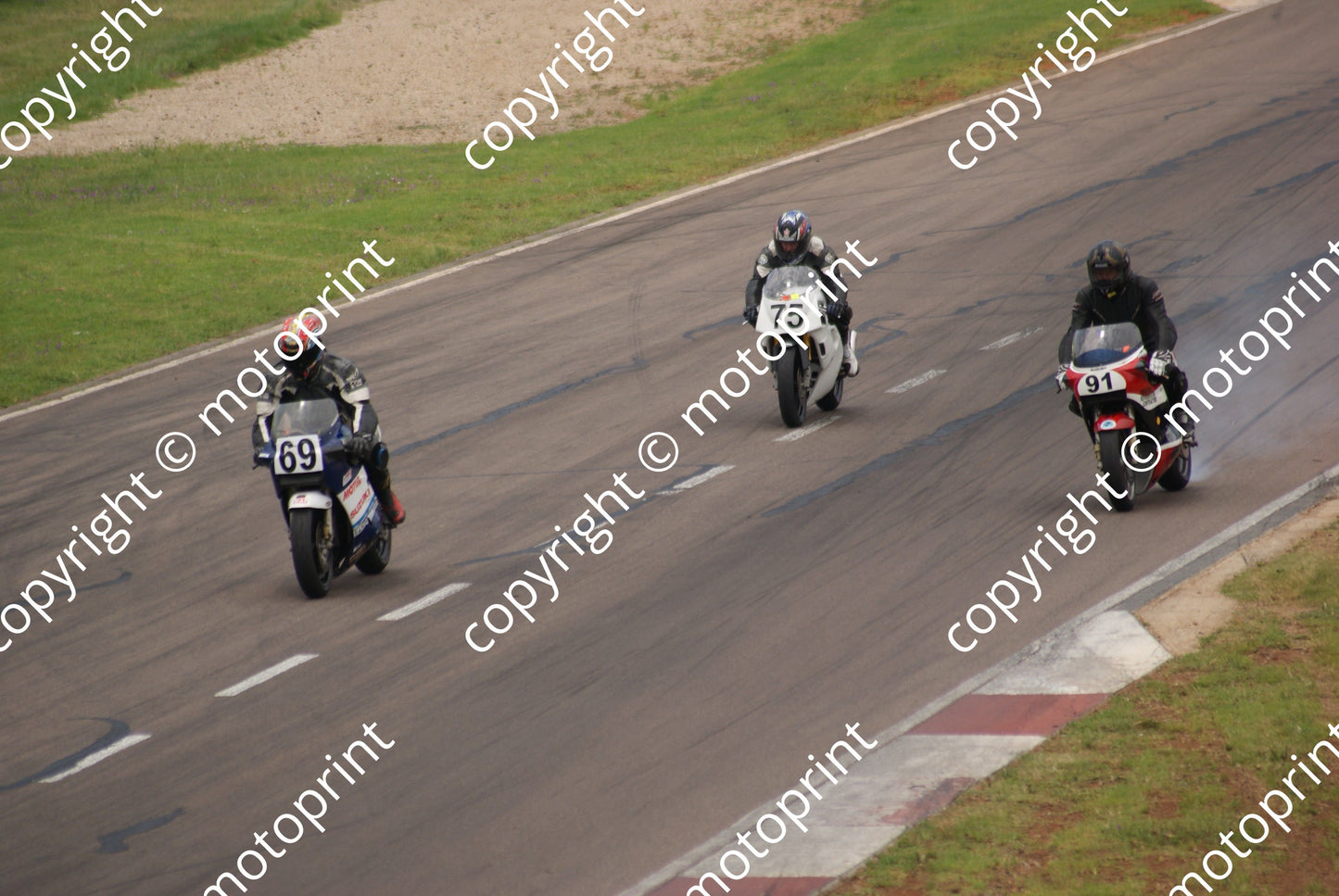 MC 91 McAdam snr Suzuki lock up rear wheel 29 Jan Zwartkops (146)