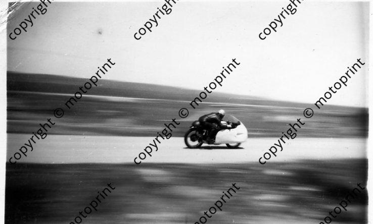 MC Bep Castellani Norton full fairing PE 200