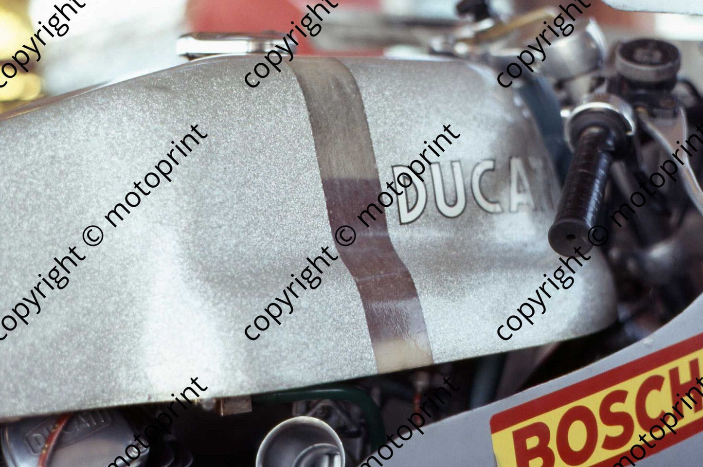 MC Ducati fibre tank