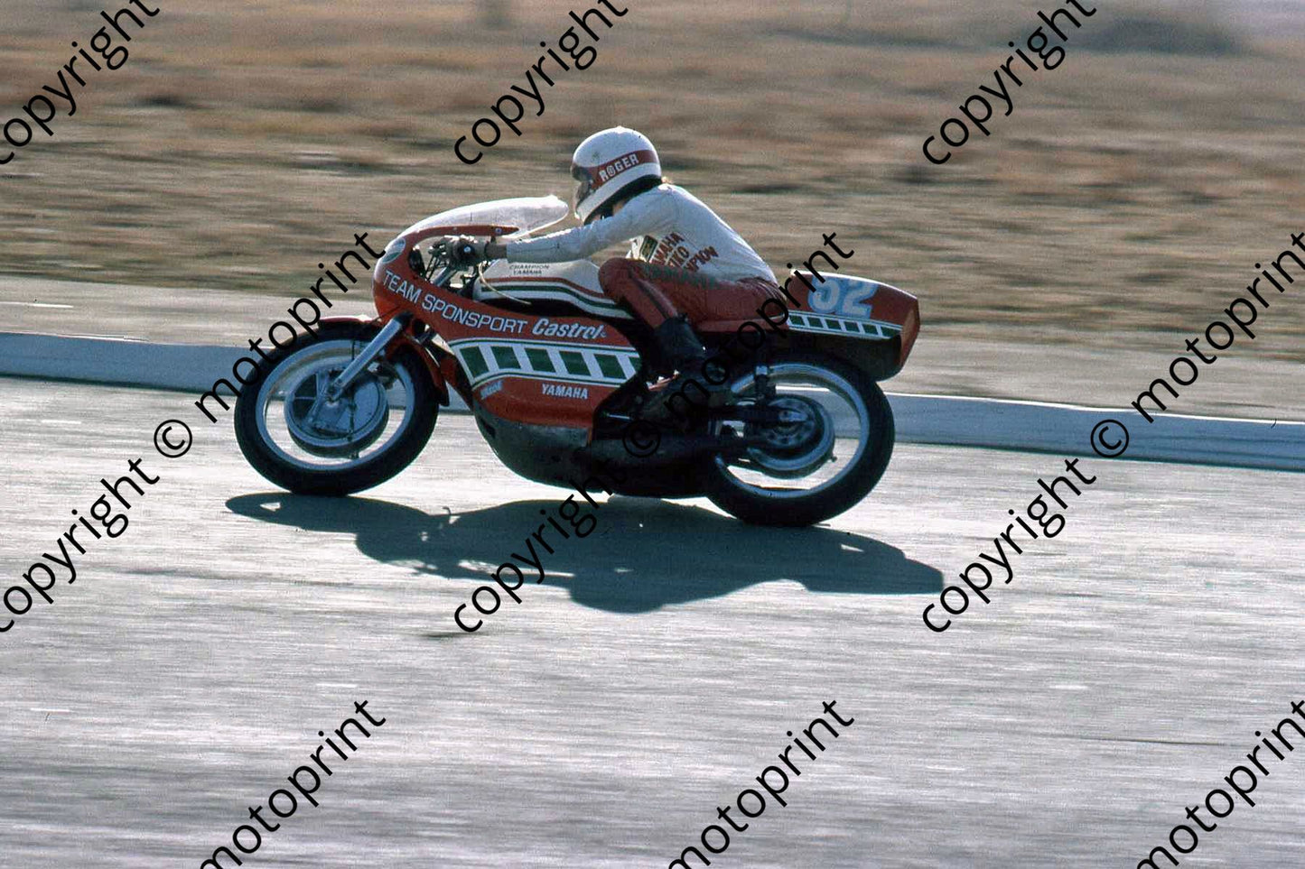 MC Roger Barnes Leeukop backlit