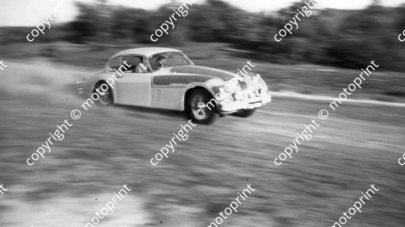 OR Jaguar Xk 150 Hilary Woods check 1
