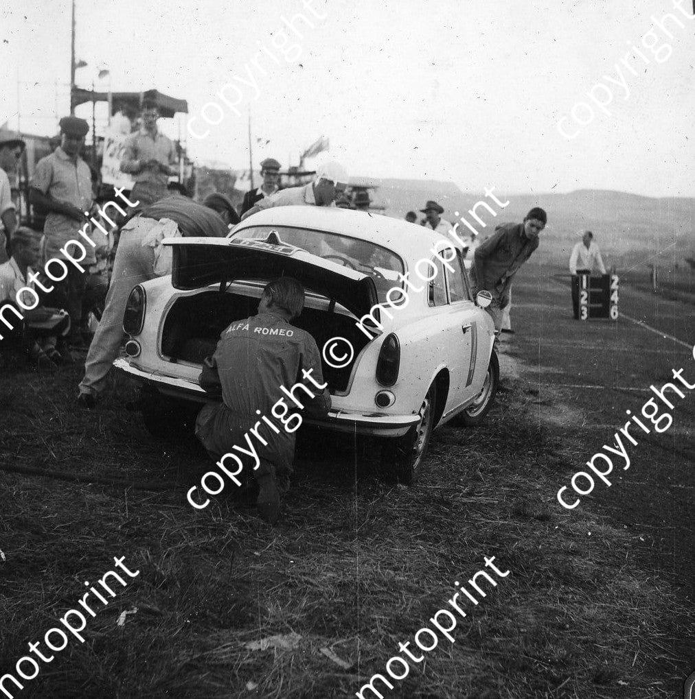 SL 1960 Hesketh 6 hr pits 024