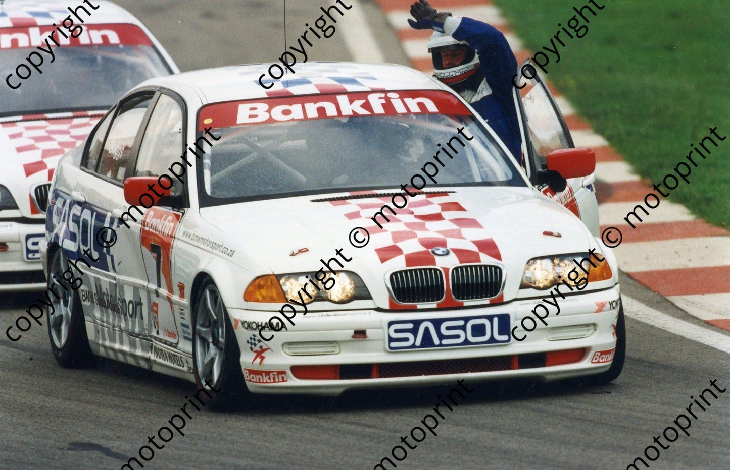 SL Bankfin 1999 Briggs waving out of car BMW 318 196