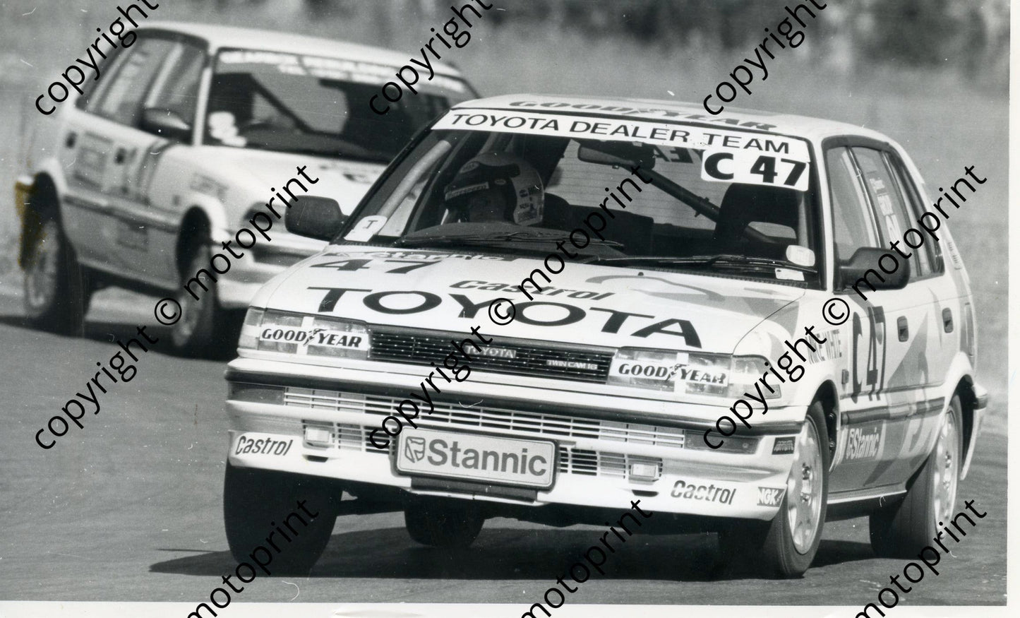 SL Stannic 1990 47 M White leads Wyndham 205
