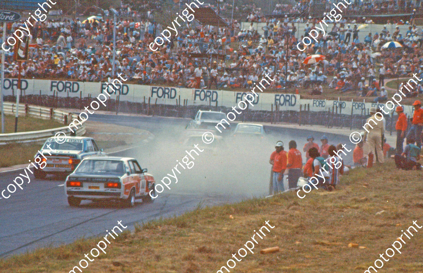 SL Clubhouse cnr Datsun Stanza, Alberts Roos foreground