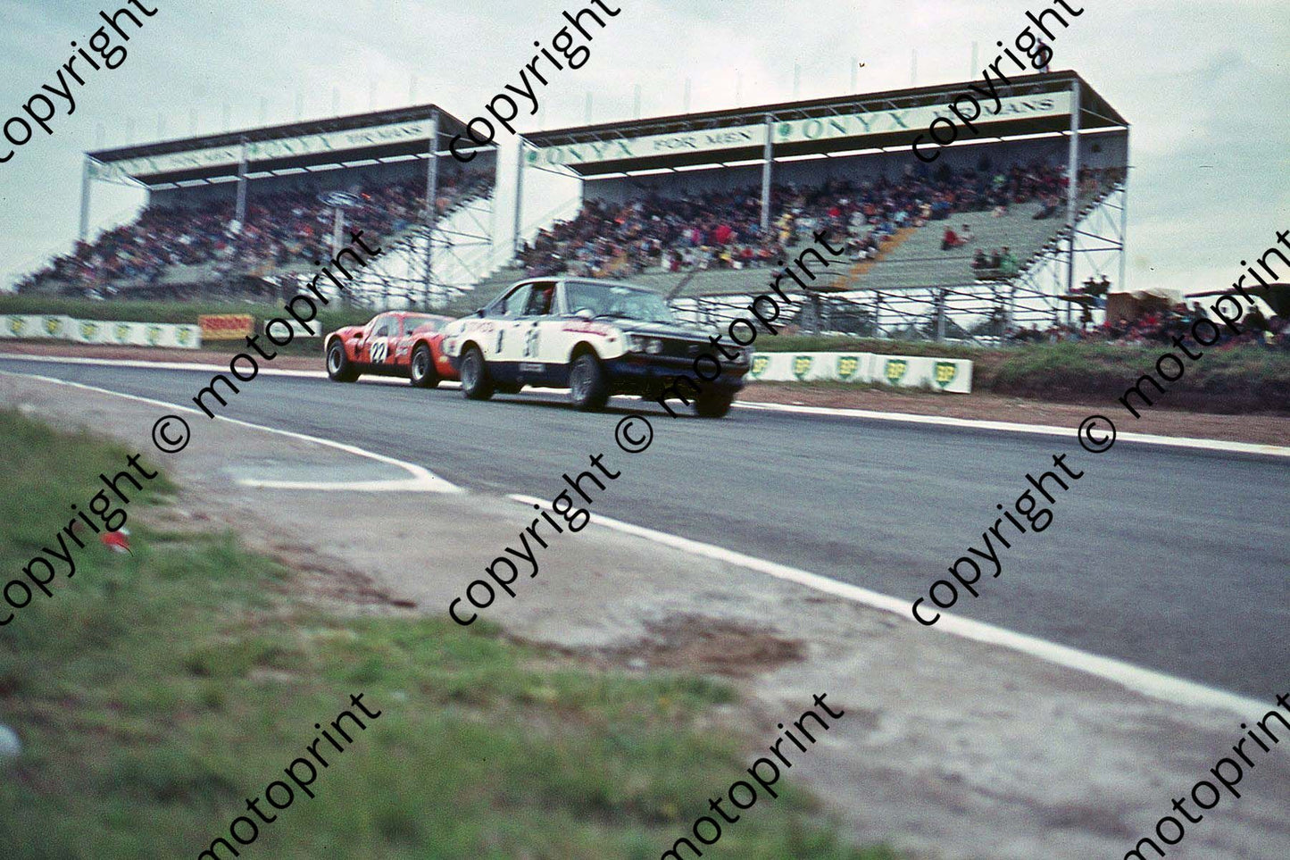 SL (thanks Stuart Falconer) a 268 1971 9hr Mortimer C Swanepoel Toyota, Grant Tuckett Chevron B8