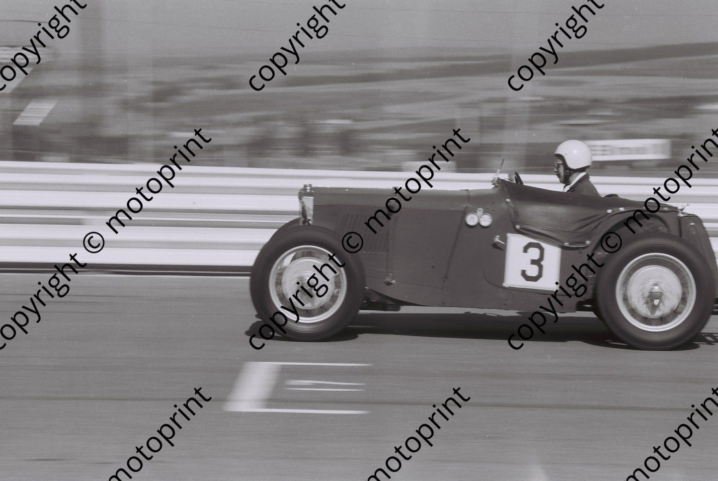 SP 1971 Kyalami SCC anniv races P Howie MG P (137)