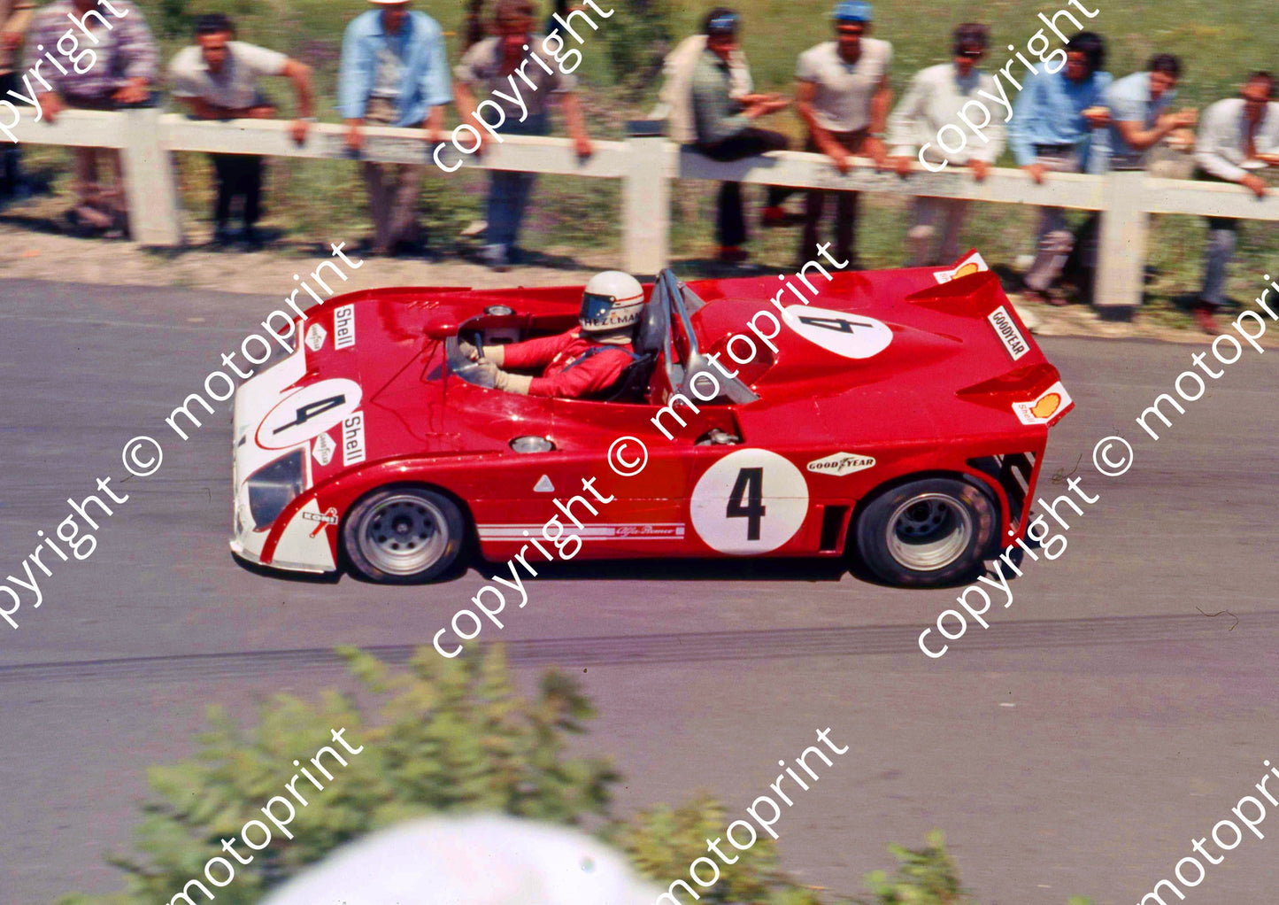 SP Alfa 3rd 33TT3 Hezemans changing gears scanned 20x30 cm A4 (3)