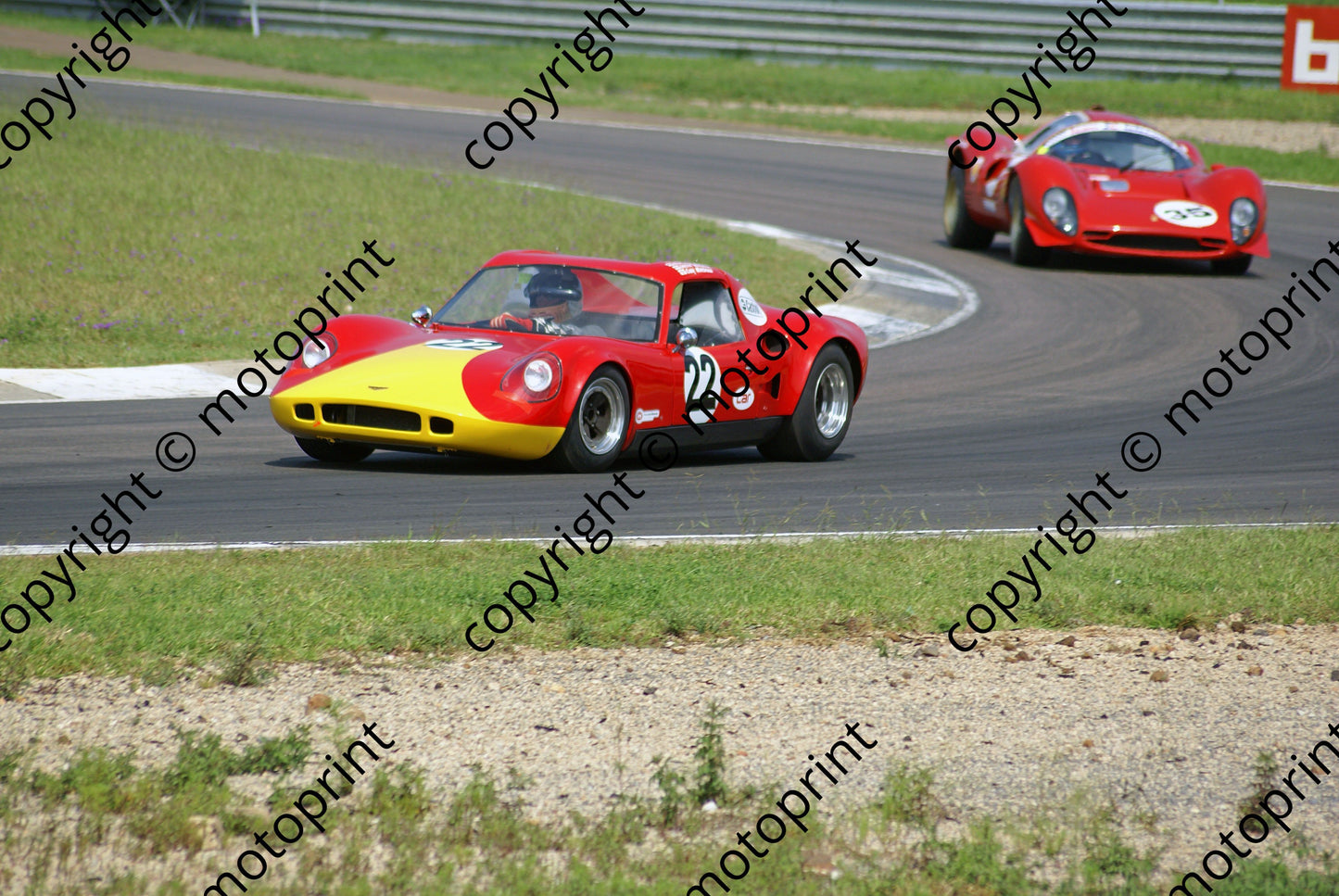 SP Chevron B8 A Minshaw, Ferrari P4r F van Niekerk DSC02241