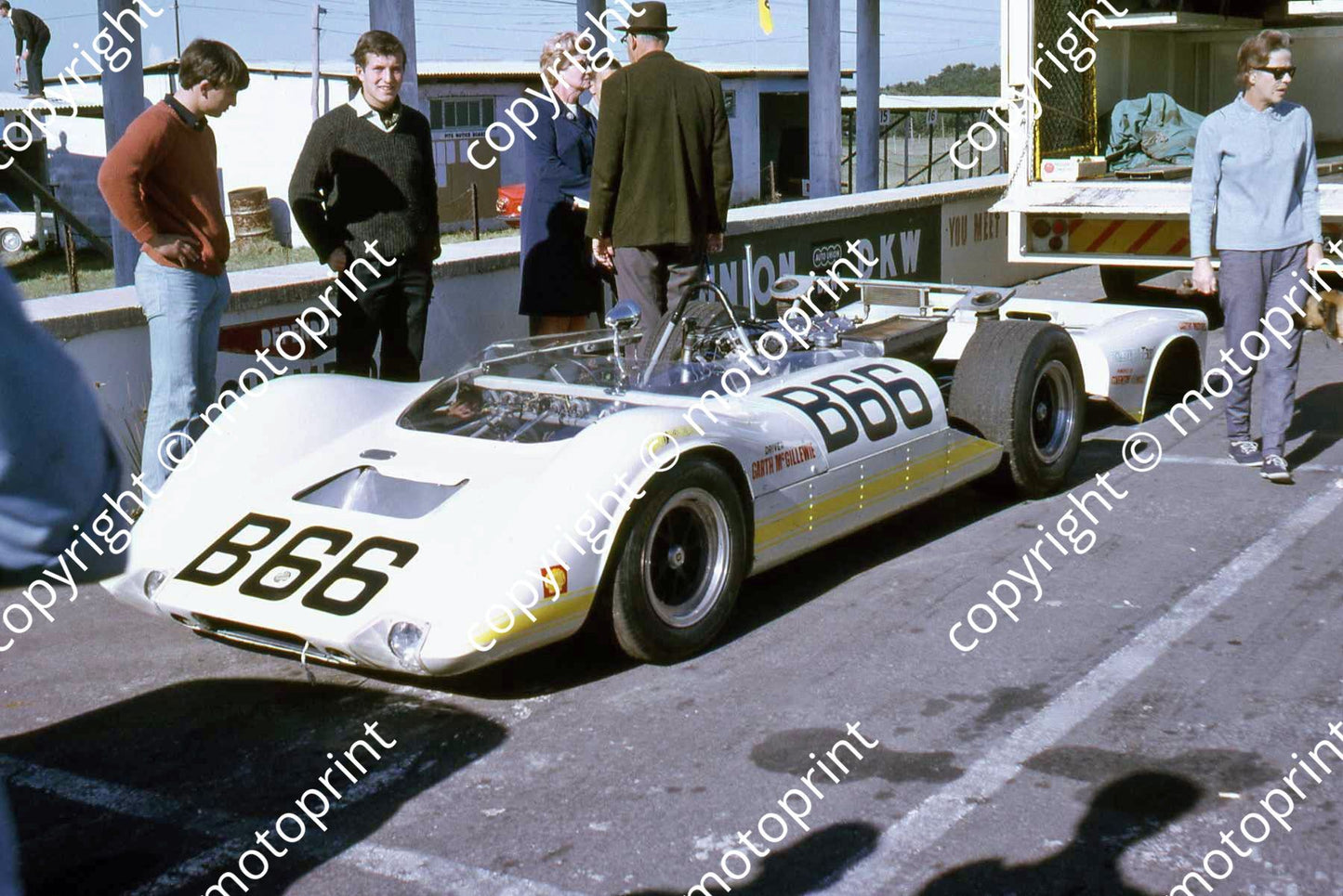 SP Elfin T300 McGIllewie offloading 4 May