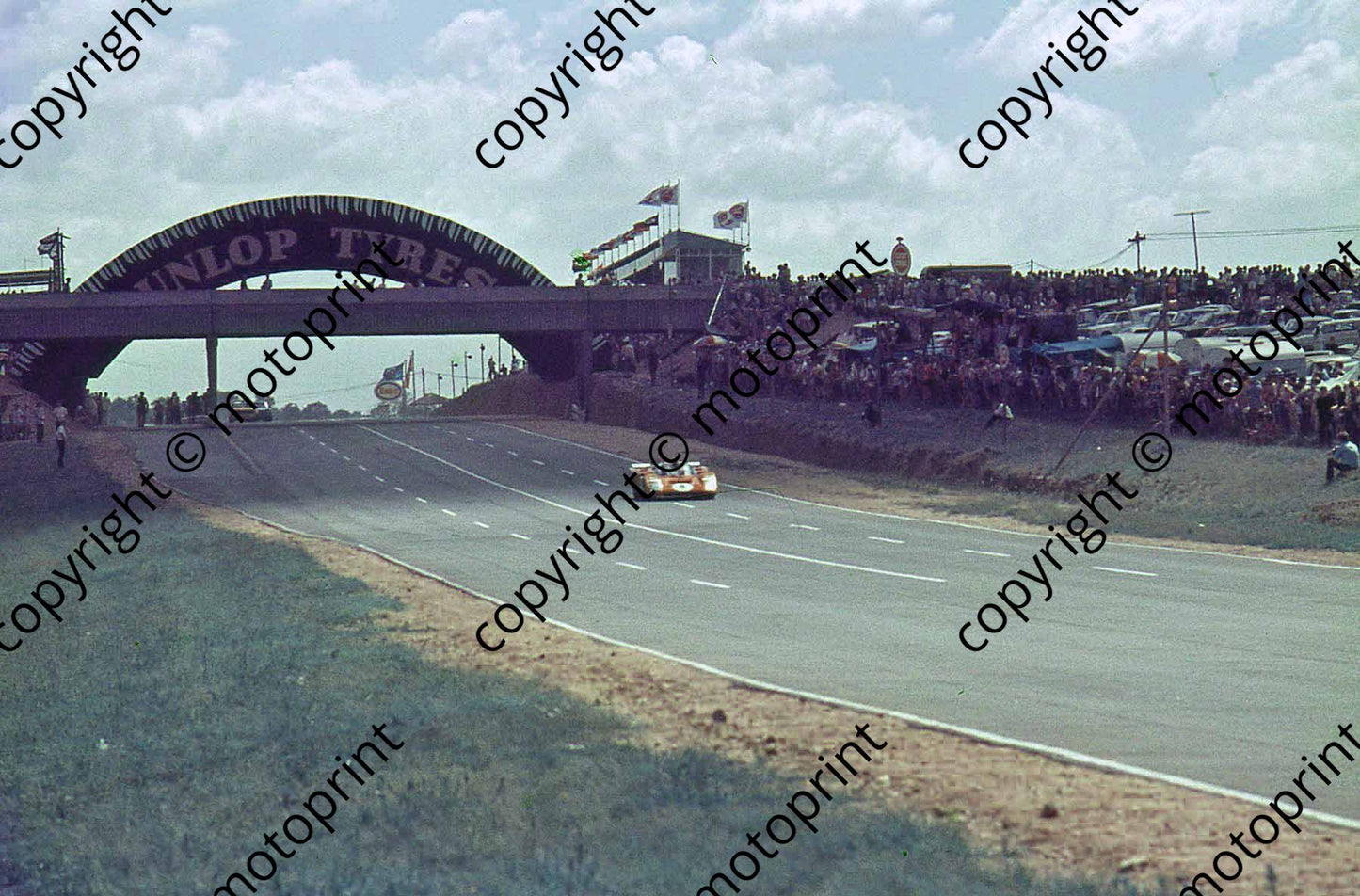 SP Ferrari 512 Ickx Giunti under bridge (Thanks to Ken Stewart) (27)