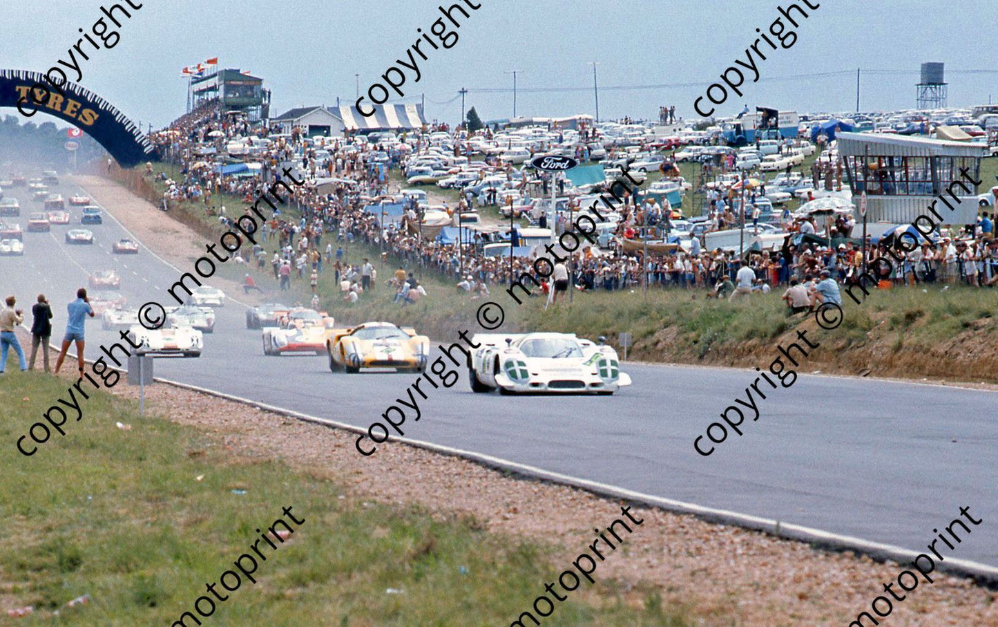 SP First lap into Crowthorne, Piper 917, Bonnier Lola