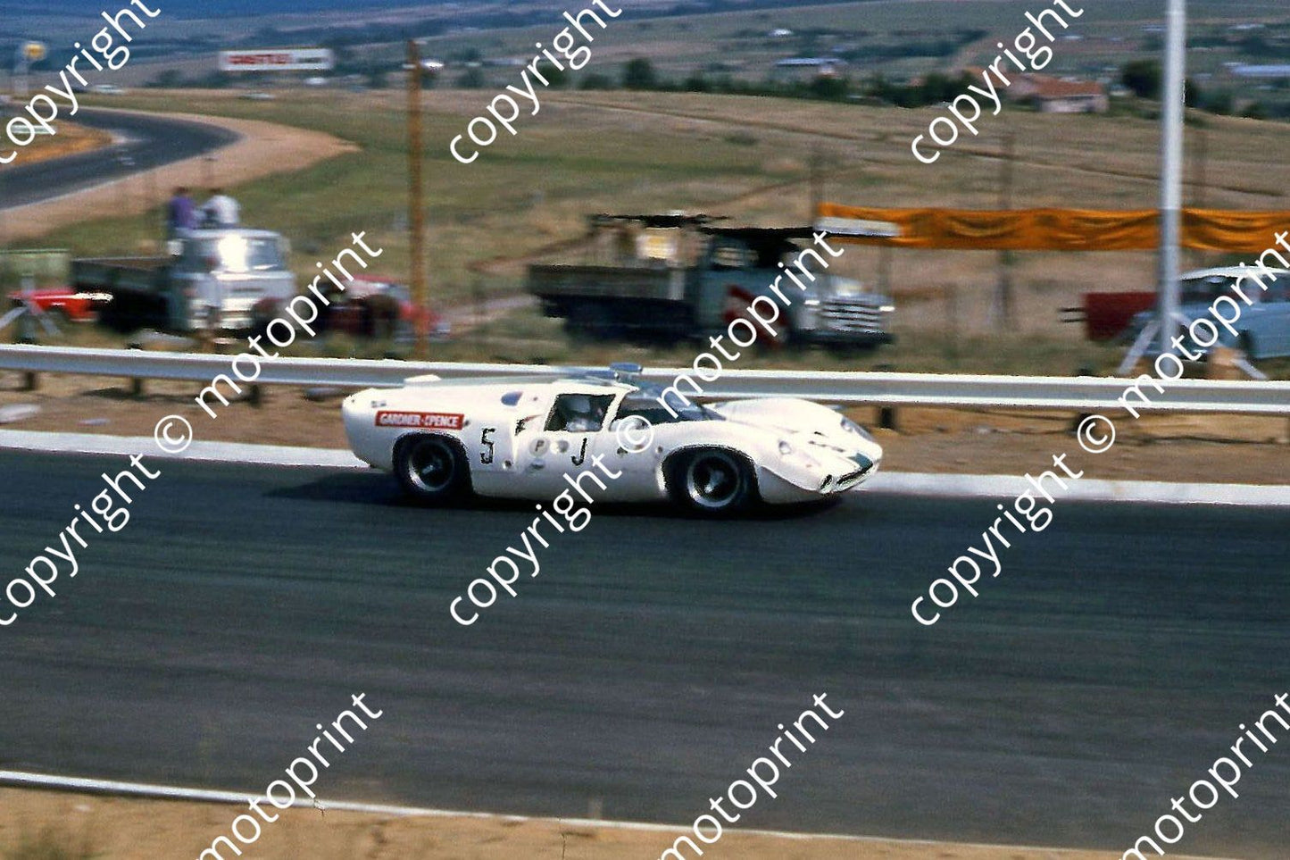 SP Gardner Lola T70B Sid Taylor Clubhouse cropped