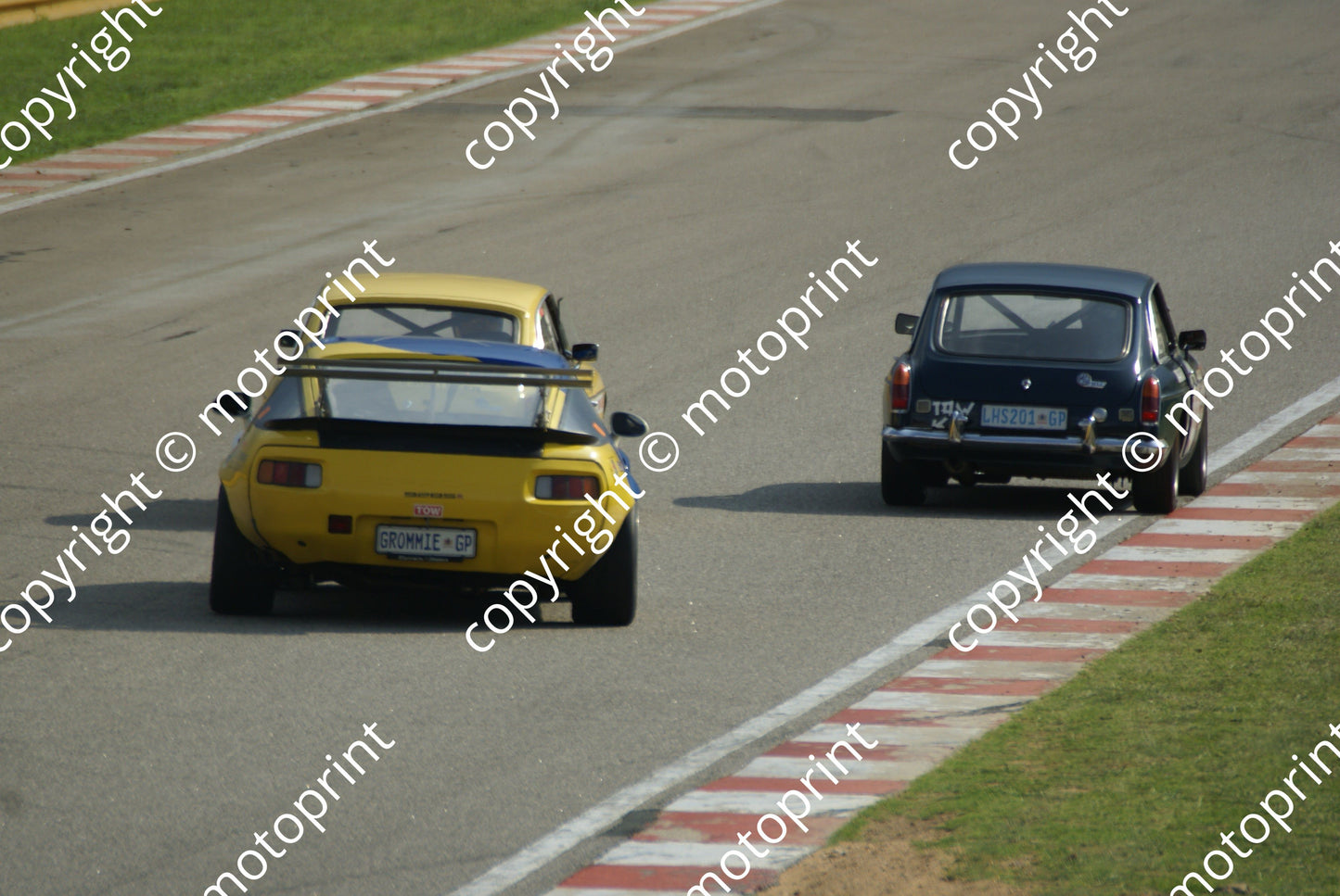 SP Kleyn MGB 77, Roux Nortje Porsche 928 81 DSC03699 race