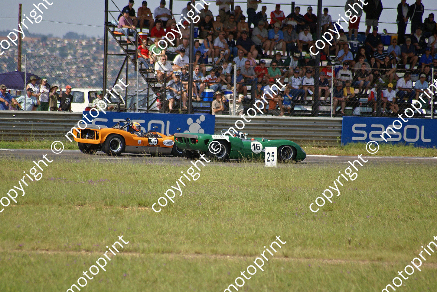 SP McLaren M1B Whale, Dodkins; Lola T70 Martin Davis DSC02229