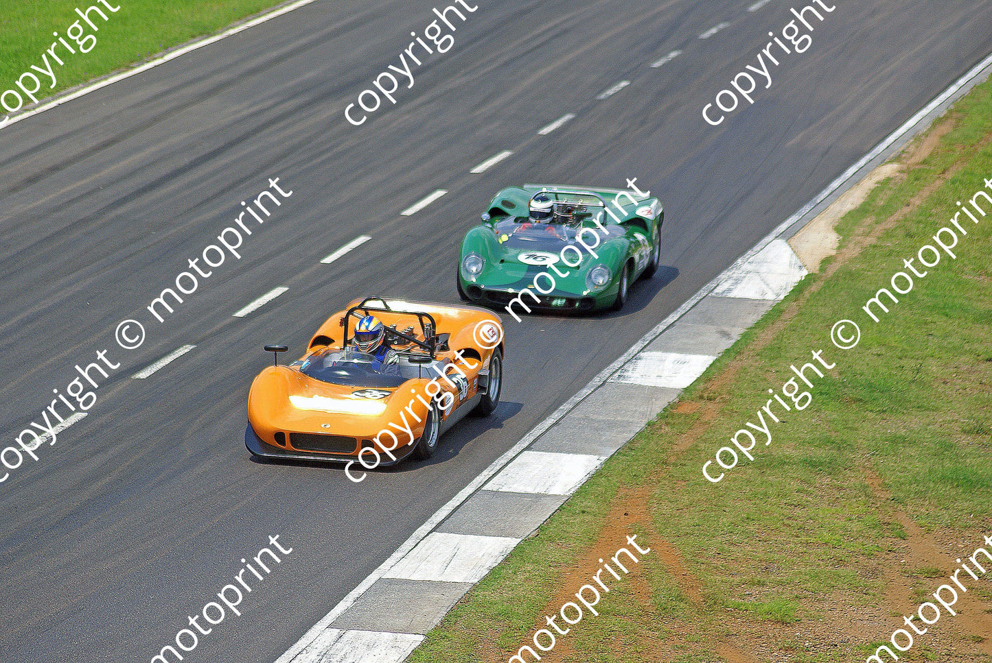 SP McLaren M1B Whale, Dodkins; Lola T70 Martin Davis DSC02315