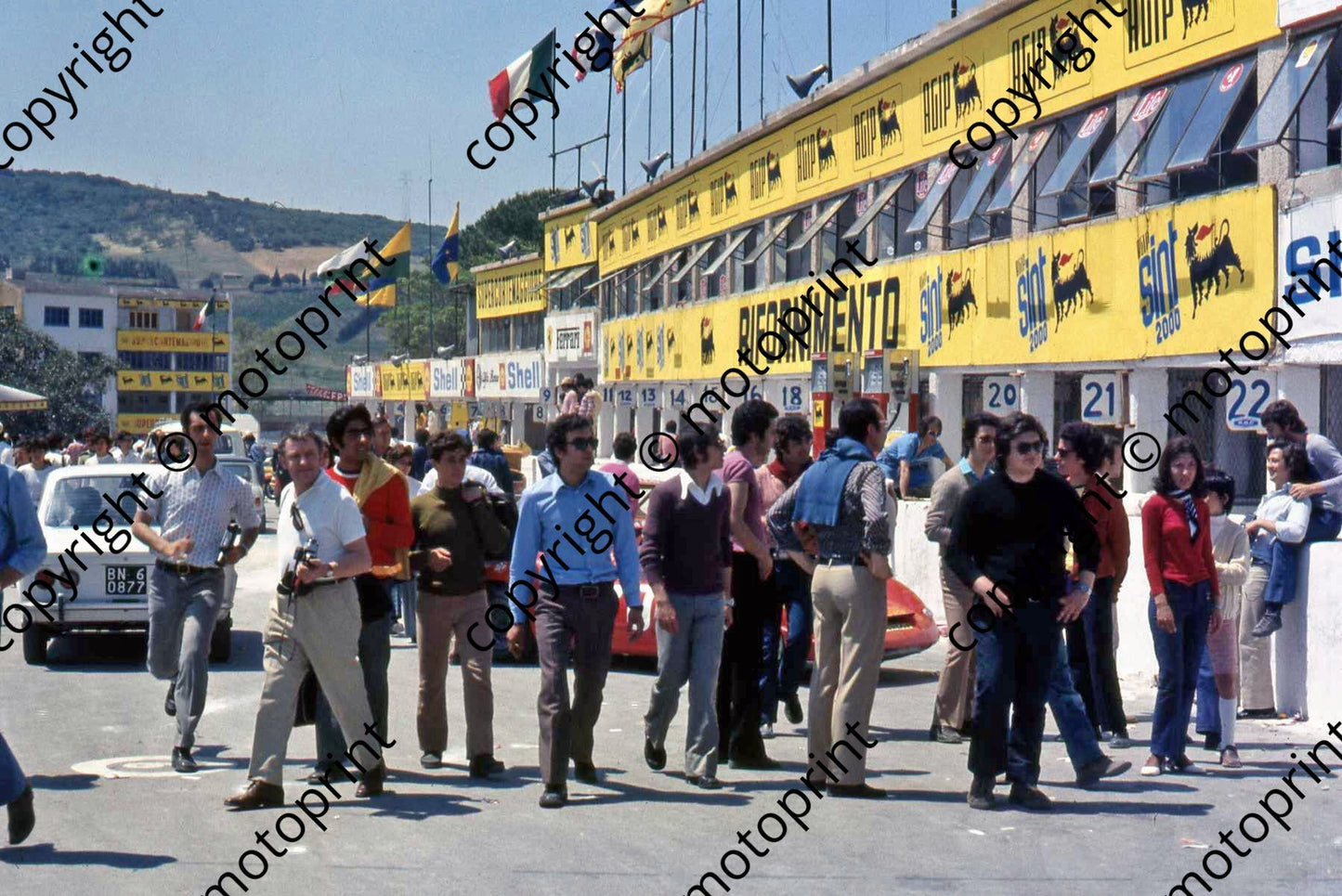 SP Pits invasion after practice