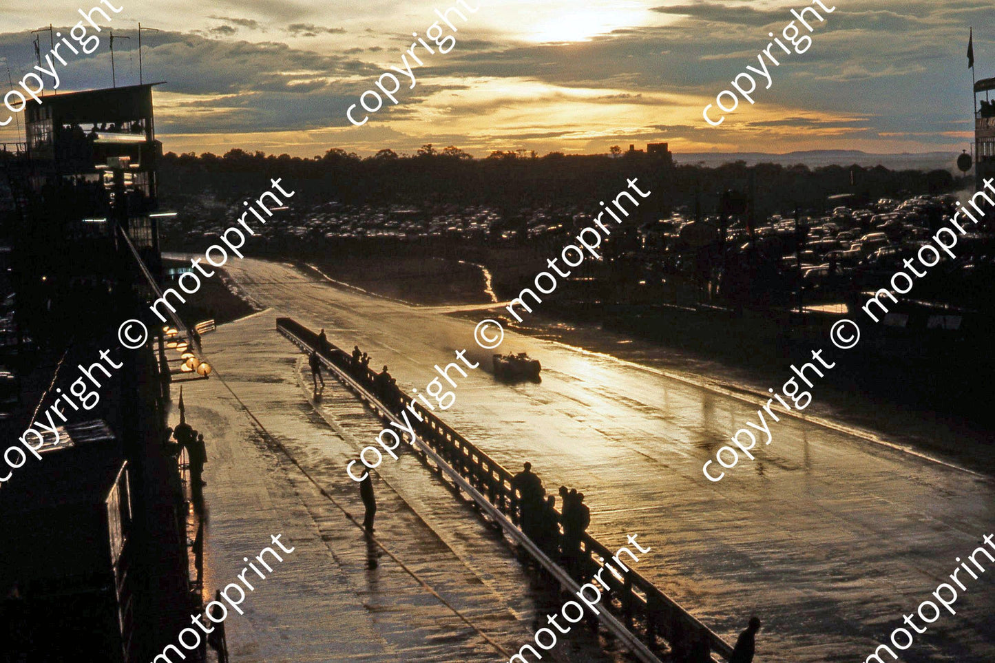 SP Rainsoaked sunset Porsche 908