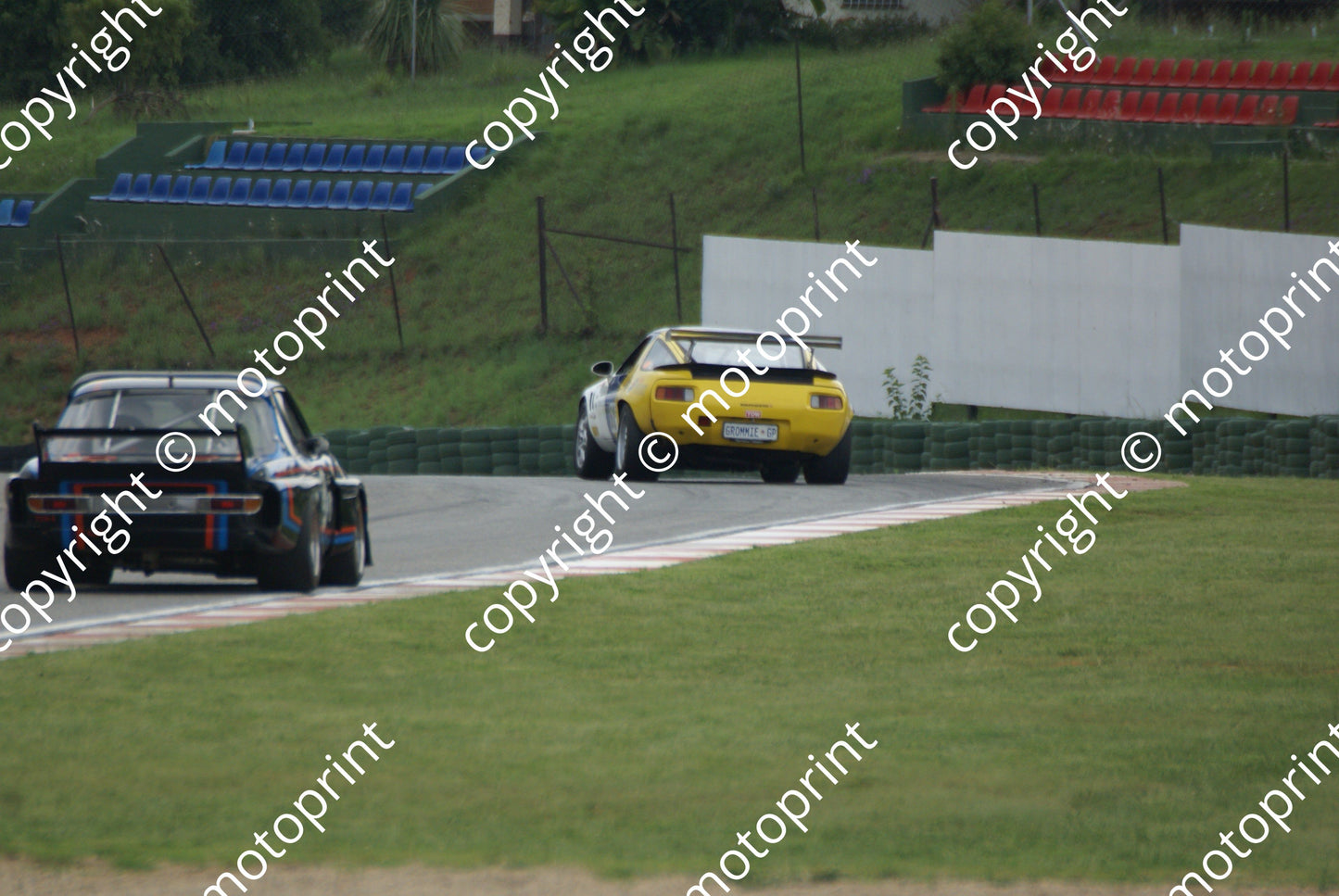 SP Roux Nortje Porsche 928 81 Sanne BMW 56 DSC03411 race