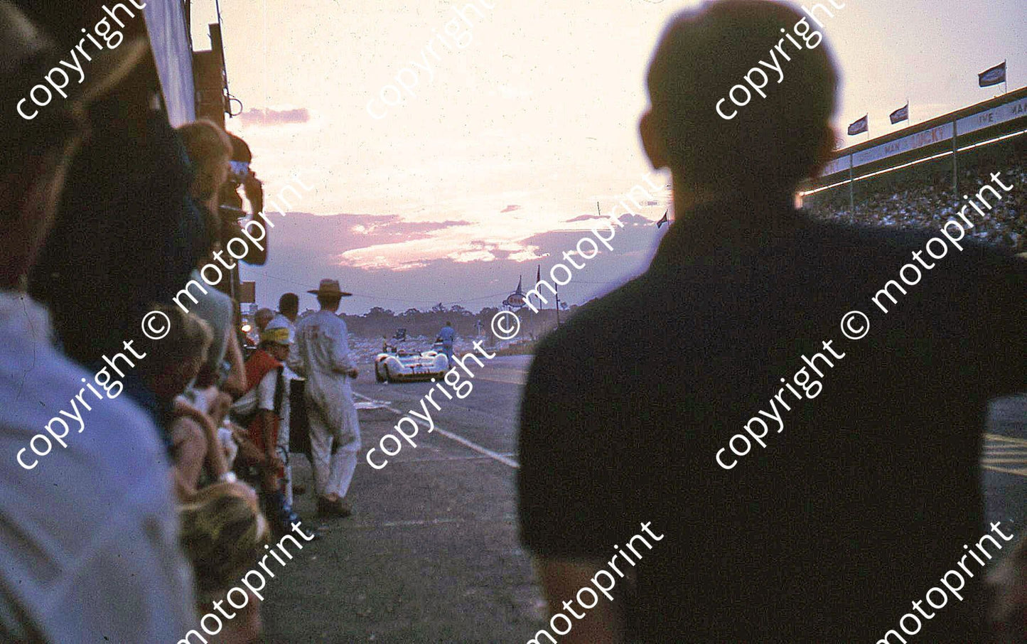 SP Serrurier Lola Ford pitting