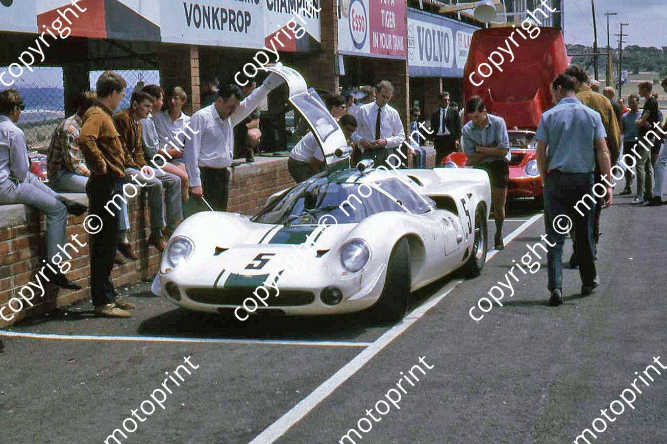 SP Spence Gardner Lola T70B Sid Taylor crop