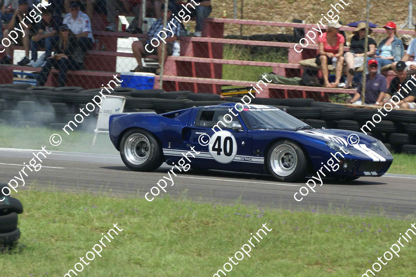 SP Bailey GT40 brake smoke 31-1 DSC06191