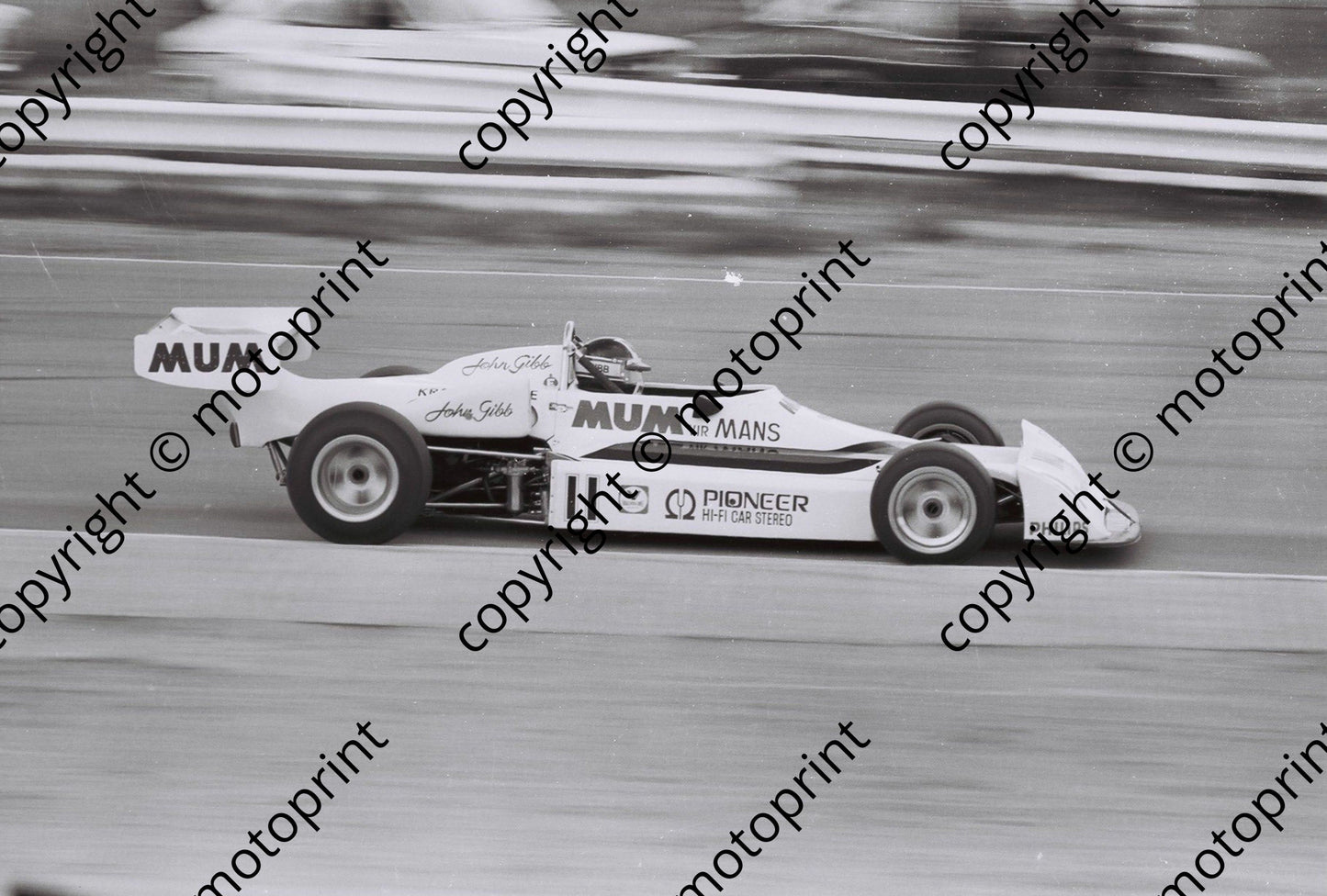 SS 1976 Kyalami John Gibb Chevron B29 90)