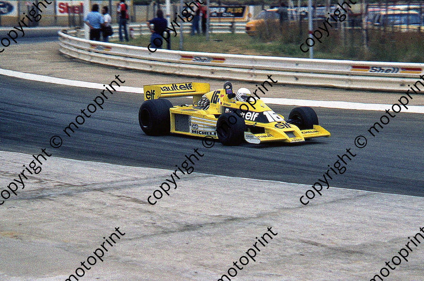 SS Arnoux Renault RS01 Clubhouse