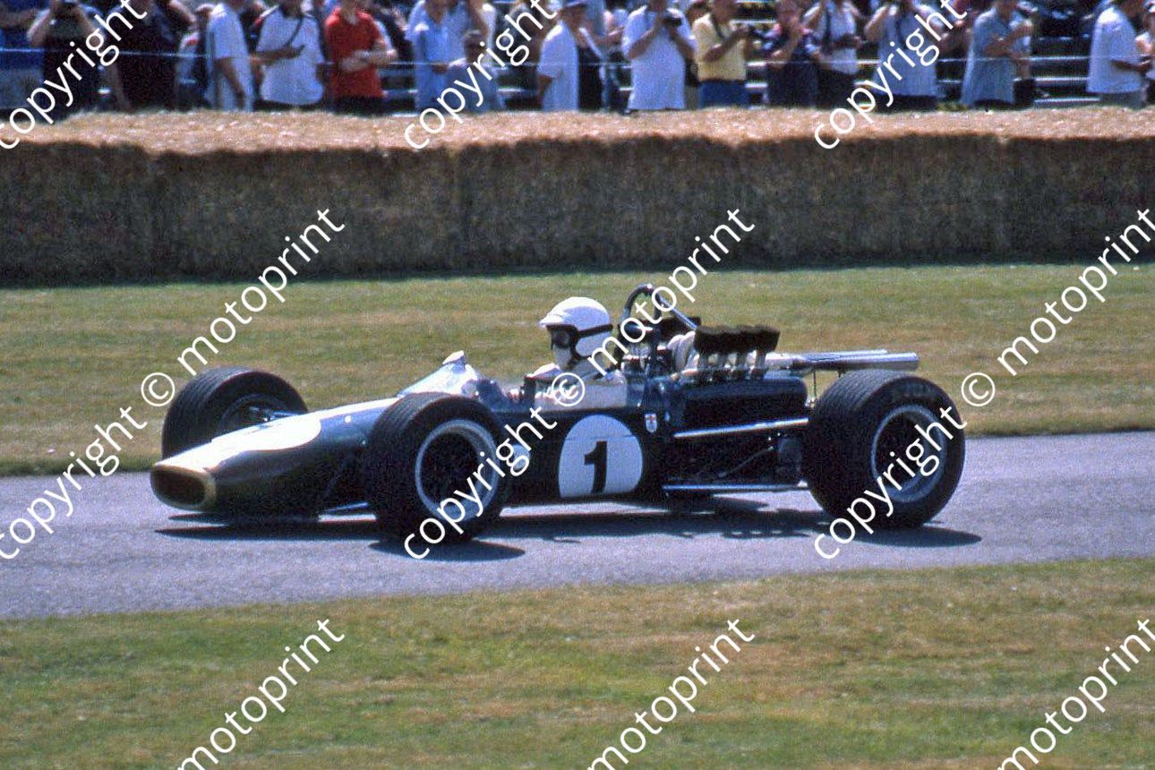 SS Brabham Repco BT24 3 cropped
