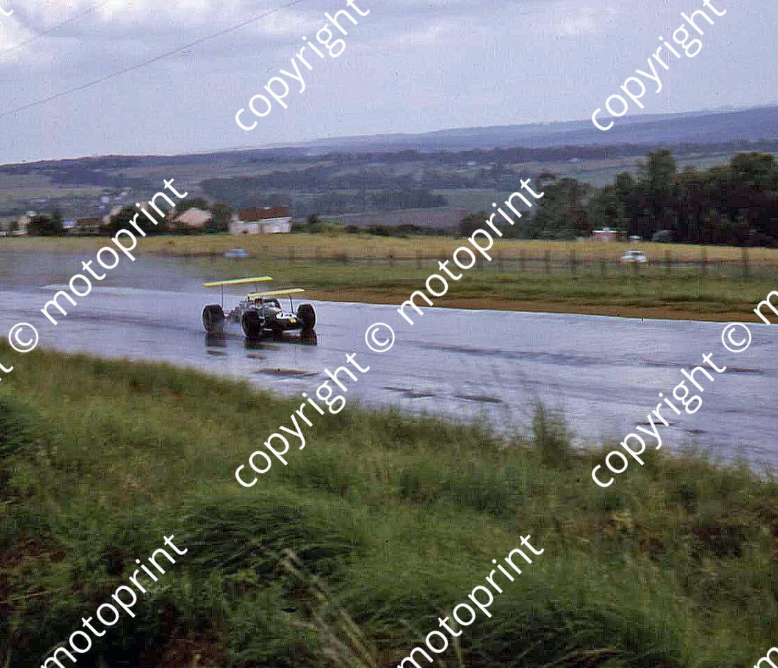 SS Brabham in the rain all wings BT26