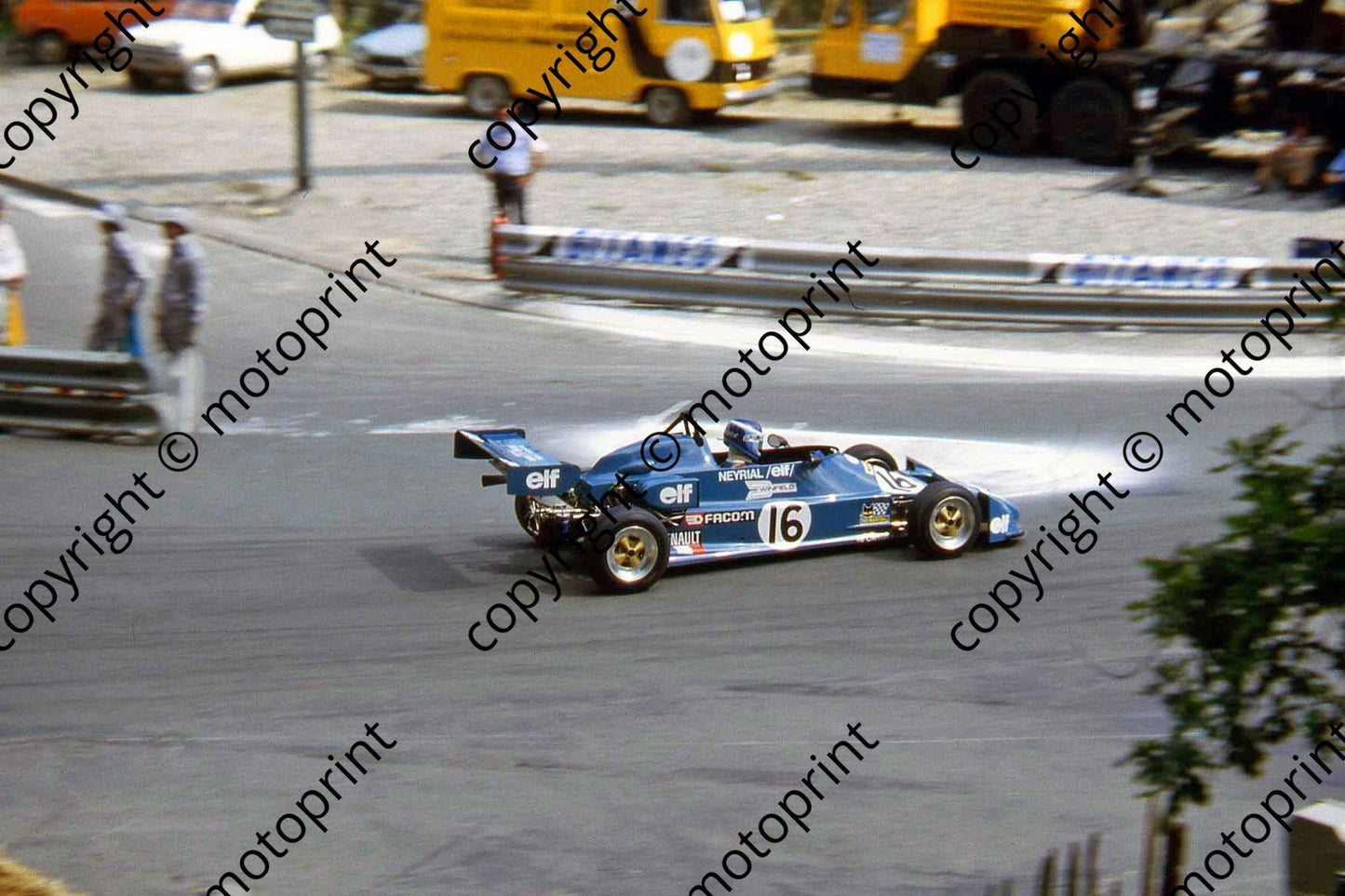 SS Chicane F Renault A Neyrial Martini Mk 26 side on practice