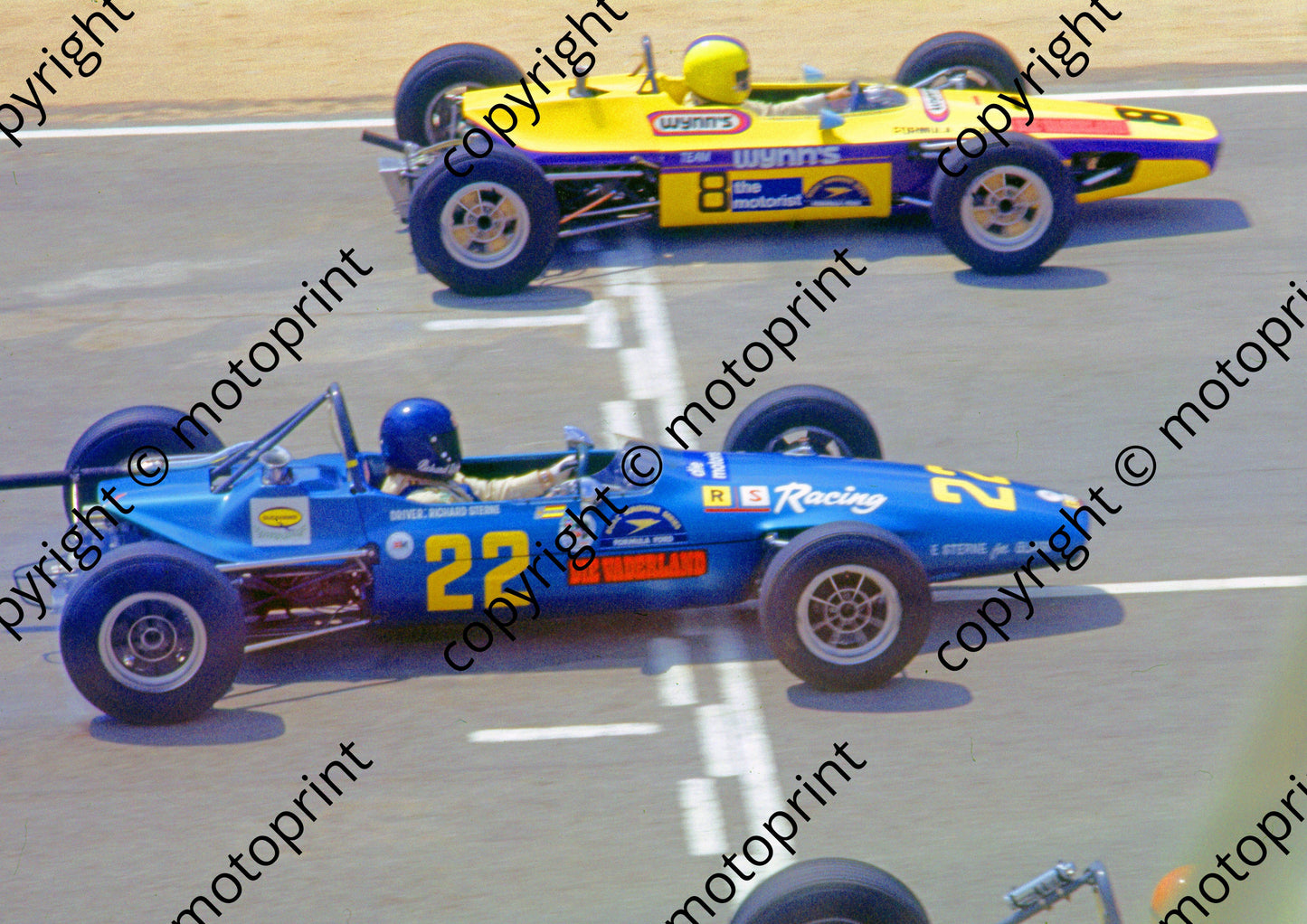 SS FF start Sterne Titan, Jody Scheckter Lola scanned A3 600dpi