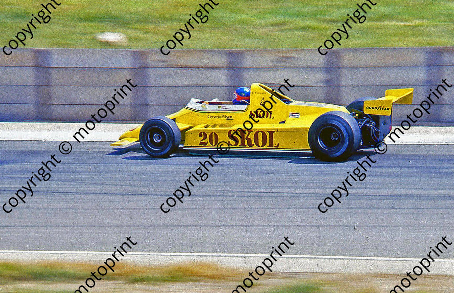 SS Fittipaldi in F7 race